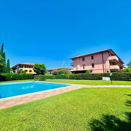 Giove - Piscina E Natura A Appartamento Sirmione