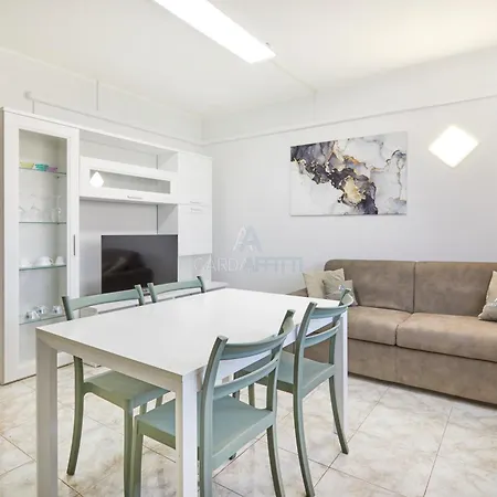Giove Apartment - piscina e natura a Sirmione Appartamento